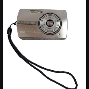 Olympus Stylus Digital Camera 710 7.1MP Camera Only- TESTED